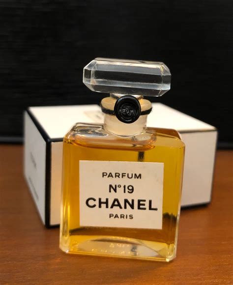 how to buy vintage genuine chanel parfum ebay|perfumes like chanel no 19.